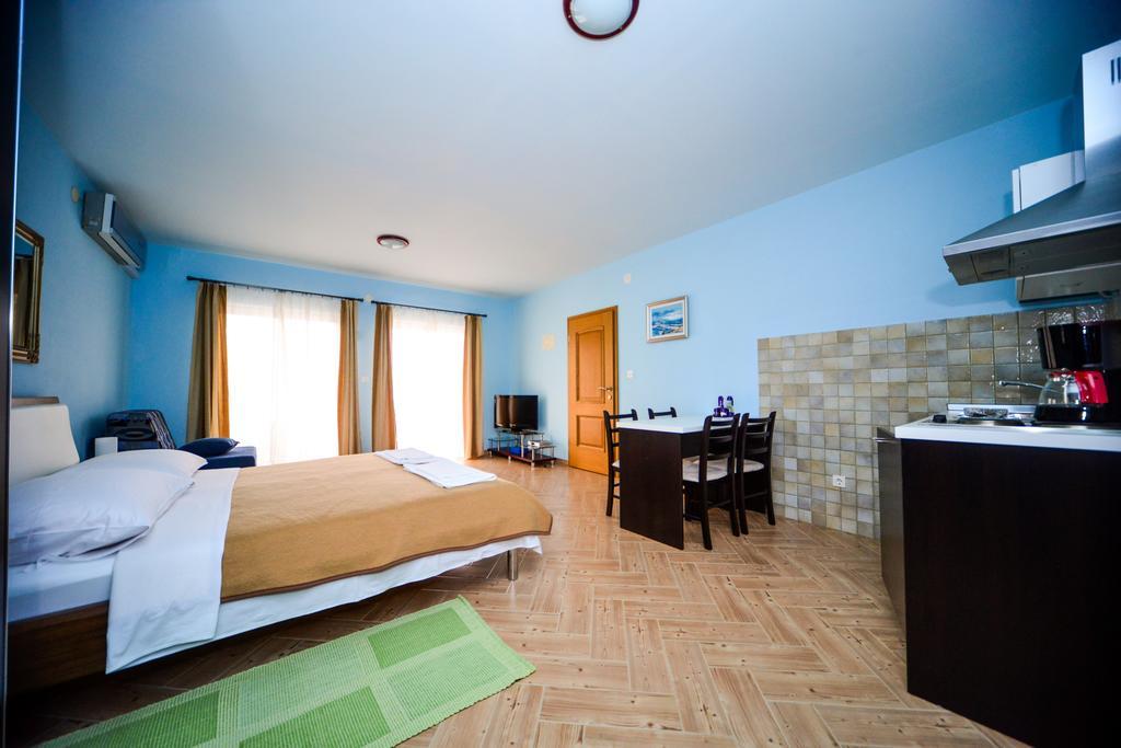 Apartments Dalmacija Стариград-Пакленица Номер фото