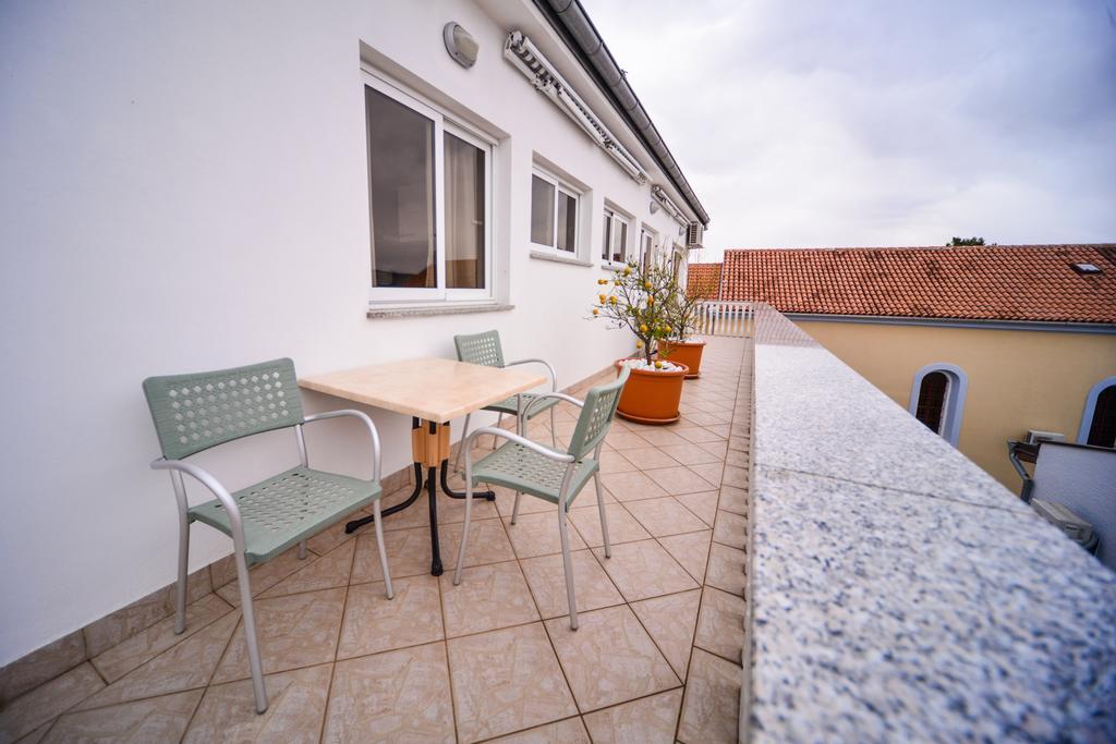 Apartments Dalmacija Стариград-Пакленица Номер фото
