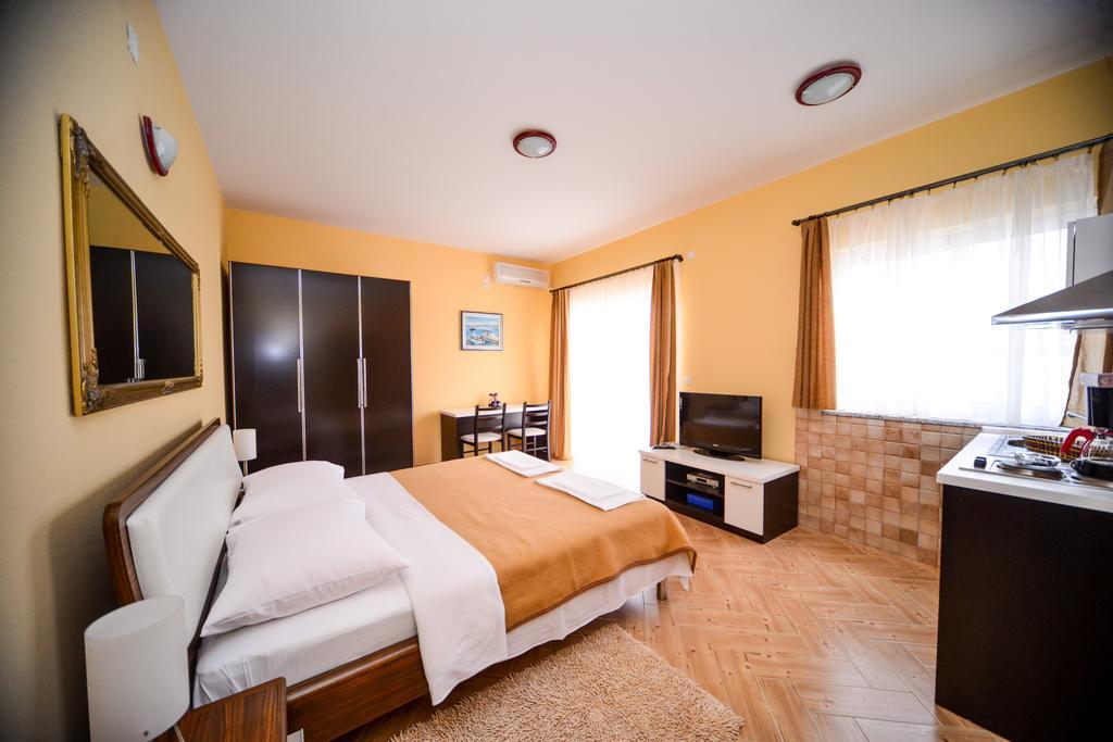 Apartments Dalmacija Стариград-Пакленица Номер фото
